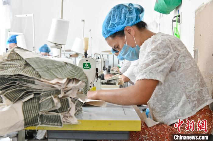 年產(chǎn)95億雙，河北邯鄲勞保手套暢銷(xiāo)東南亞市場(chǎng)